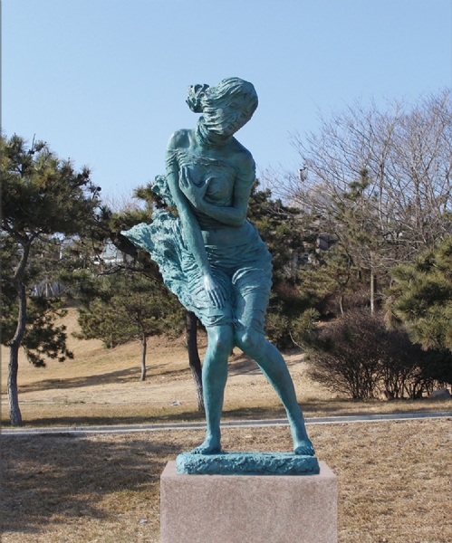 《海风》作者：刘大力  高度：2.5米   安放：青岛星空手机入口-星空（中国）
园